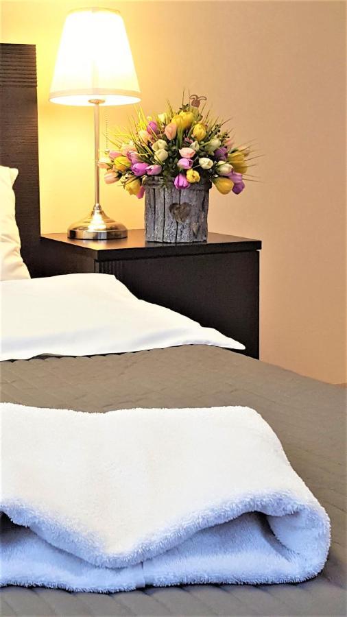 Scsk Zurawia Bed & Breakfast Warsaw Ngoại thất bức ảnh