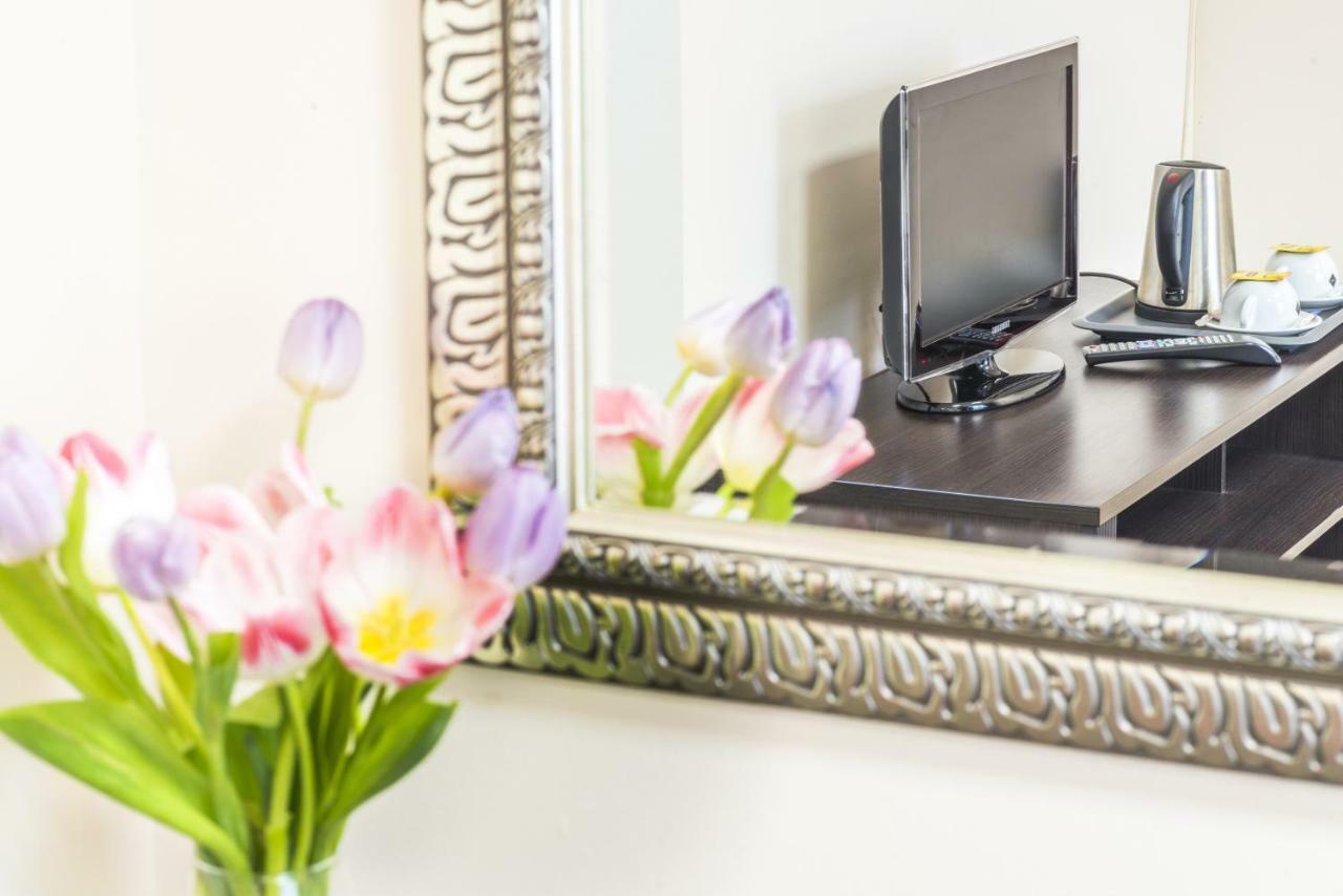 Scsk Zurawia Bed & Breakfast Warsaw Ngoại thất bức ảnh
