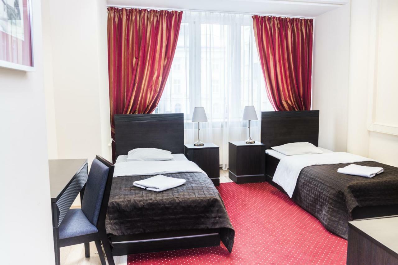 Scsk Zurawia Bed & Breakfast Warsaw Ngoại thất bức ảnh