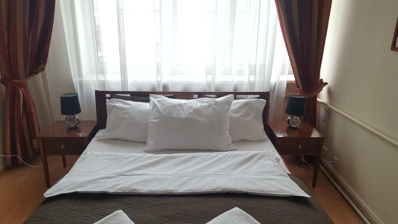 Scsk Zurawia Bed & Breakfast Warsaw Ngoại thất bức ảnh